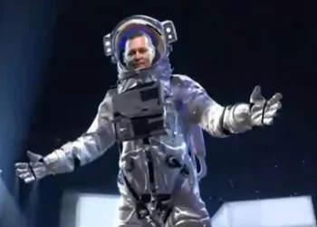 Johnny Depp fa un'apparizione a sorpresa durante gli MTV Video Music Awards