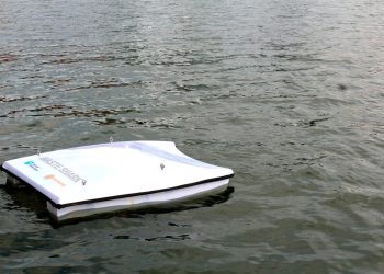 Drone-squalo: raccoglie i rifiuti in acqua