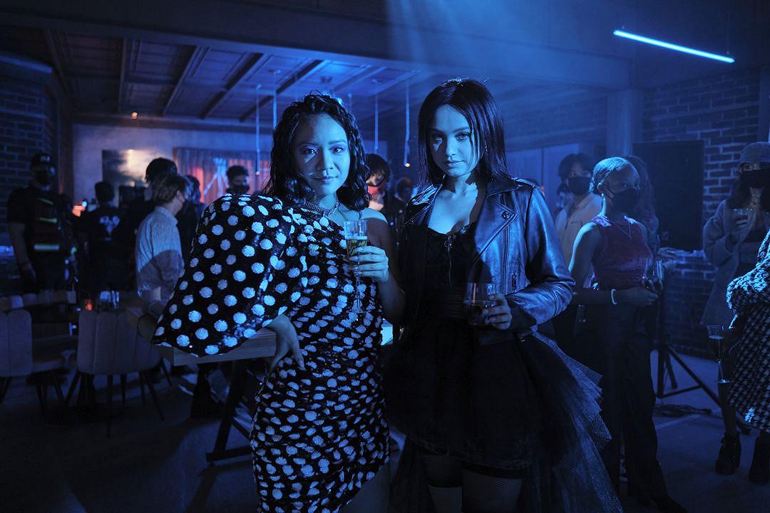 Fakes: foto e nuova sinossi della serie Netflix in arrivo il 2 settembre