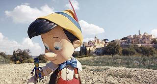 Pinocchio: le foto ufficiali del live action Disney con Tom Hanks