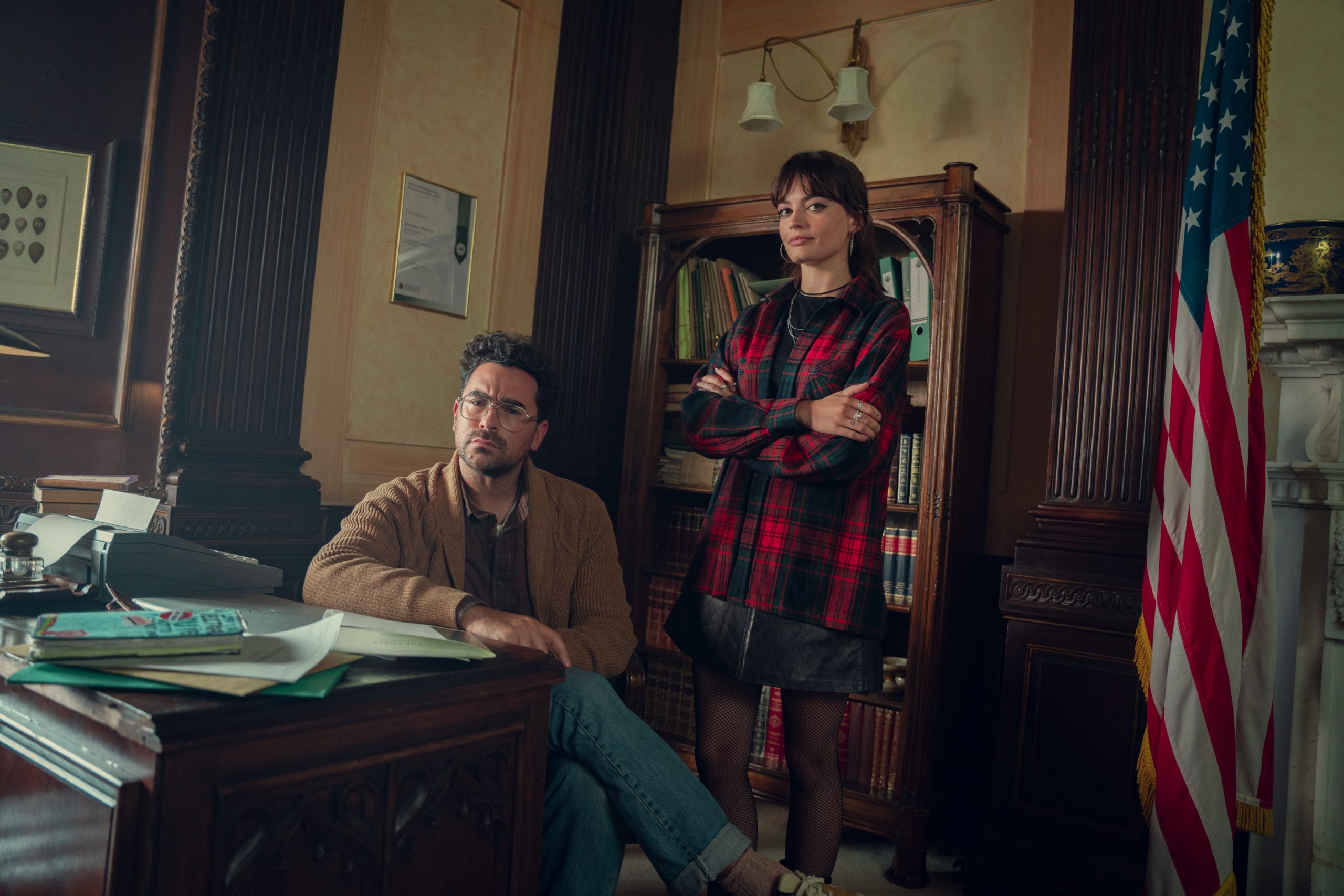 Sex Education 4: le prime foto ufficiali, Dan Levy è Mr. Molloy