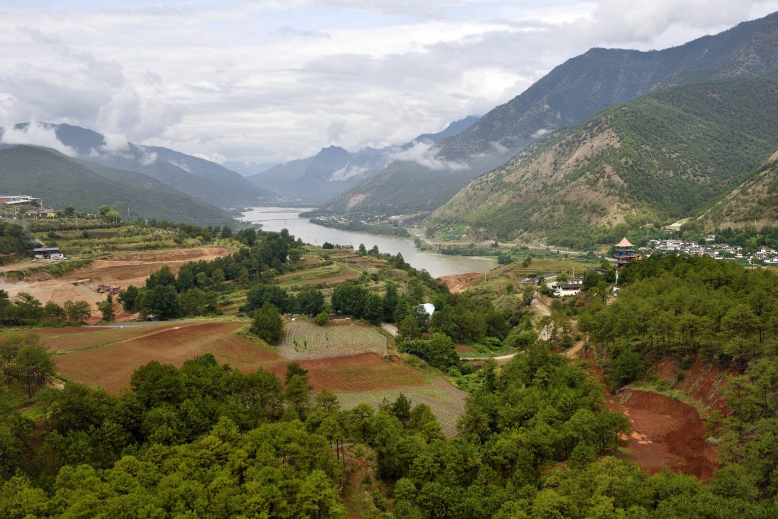 Siccità: in Cina fiumi in secca, manca energia idroelettrica