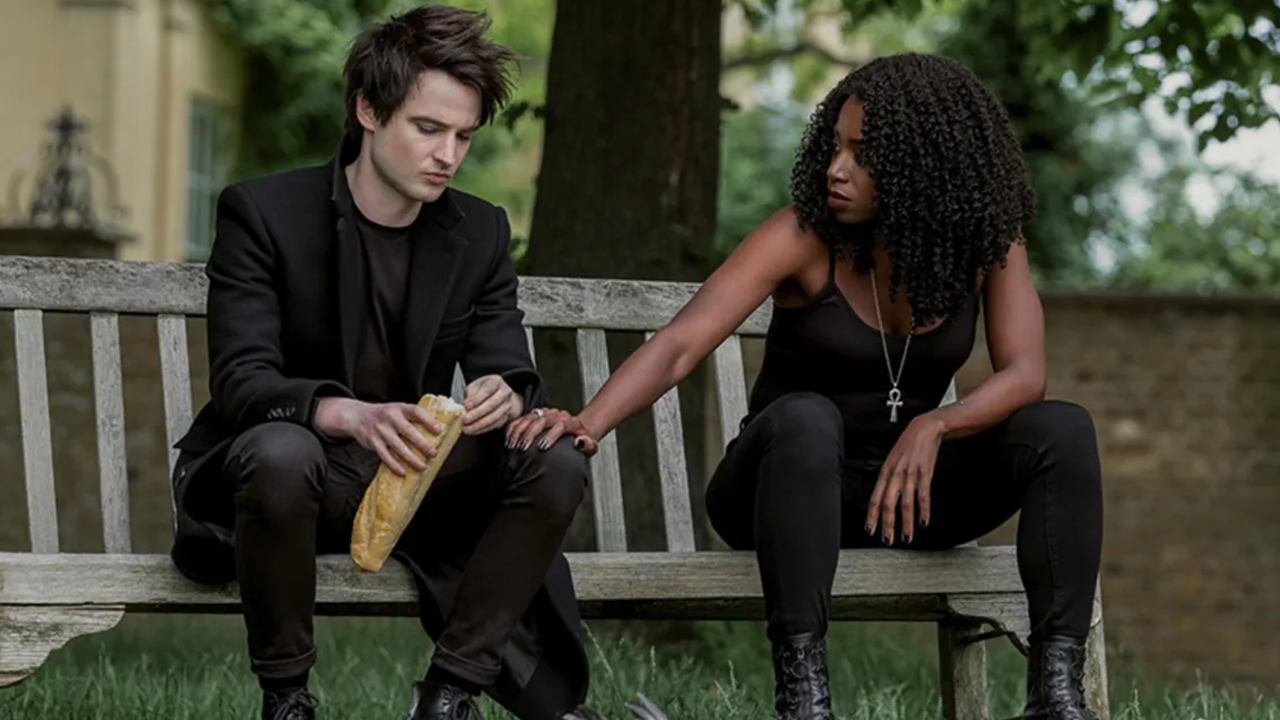 Tom Sturridge e Kirby Howell-Baptiste