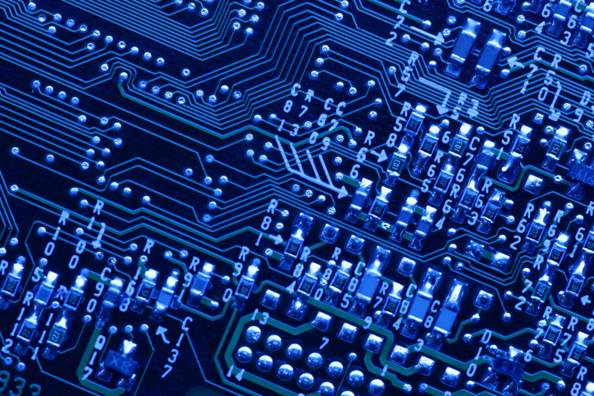 Microchip a energia solare per alimentare i microrobot