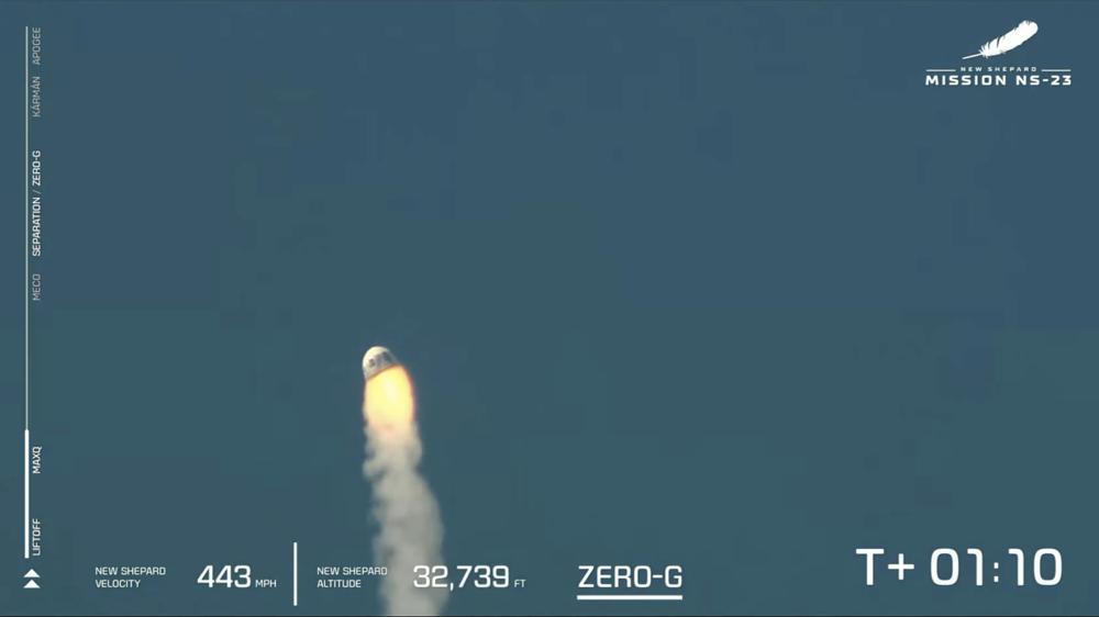 Blue Origin, il razzo fa cilecca e si schianta al suolo a meno di un minuto dal lancio