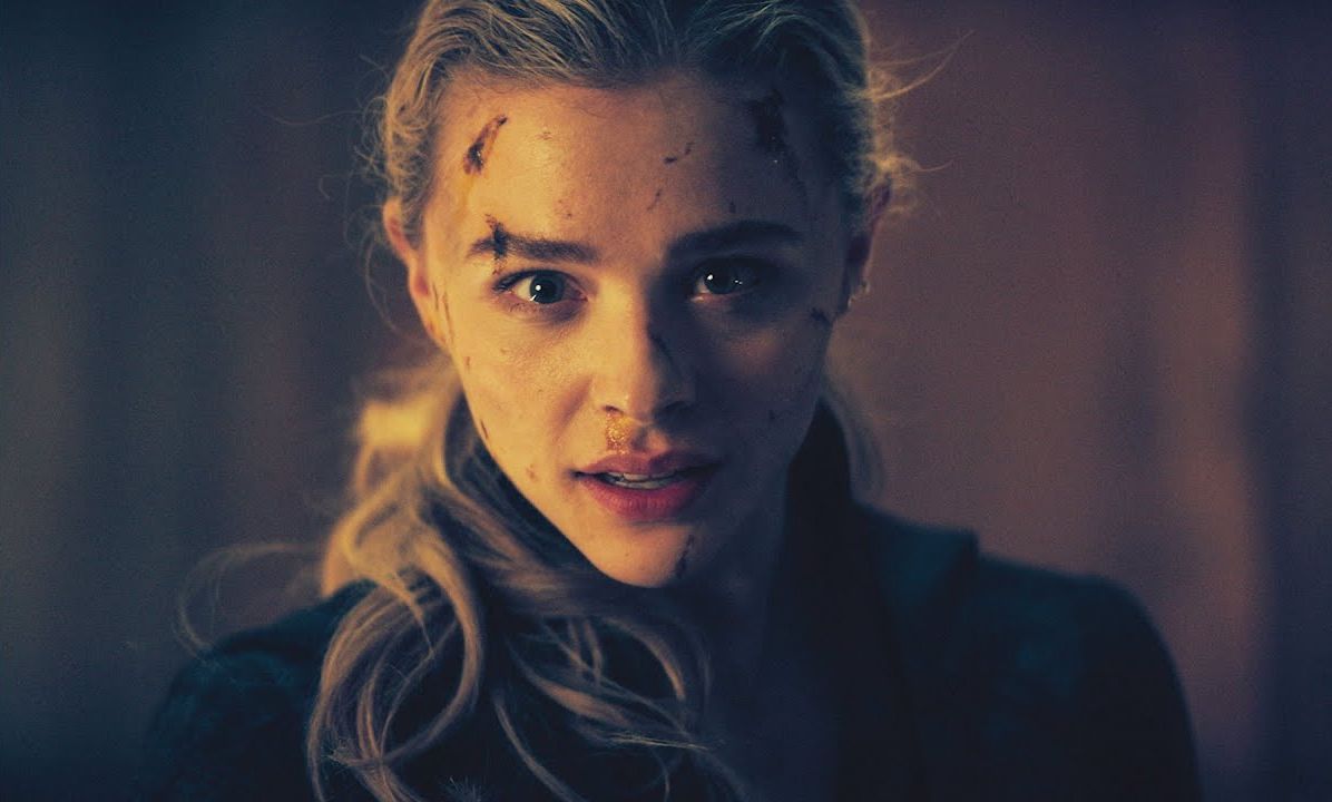 Inverso – The Peripheral: nuovo trailer del serial con Chloë Grace Moretz dal 21 ottobre su Prime Video