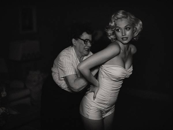 recensione di Blonde