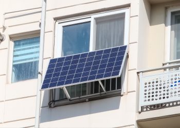 Fotovoltaico da balcone: sono una valida opzione per risparmiare?