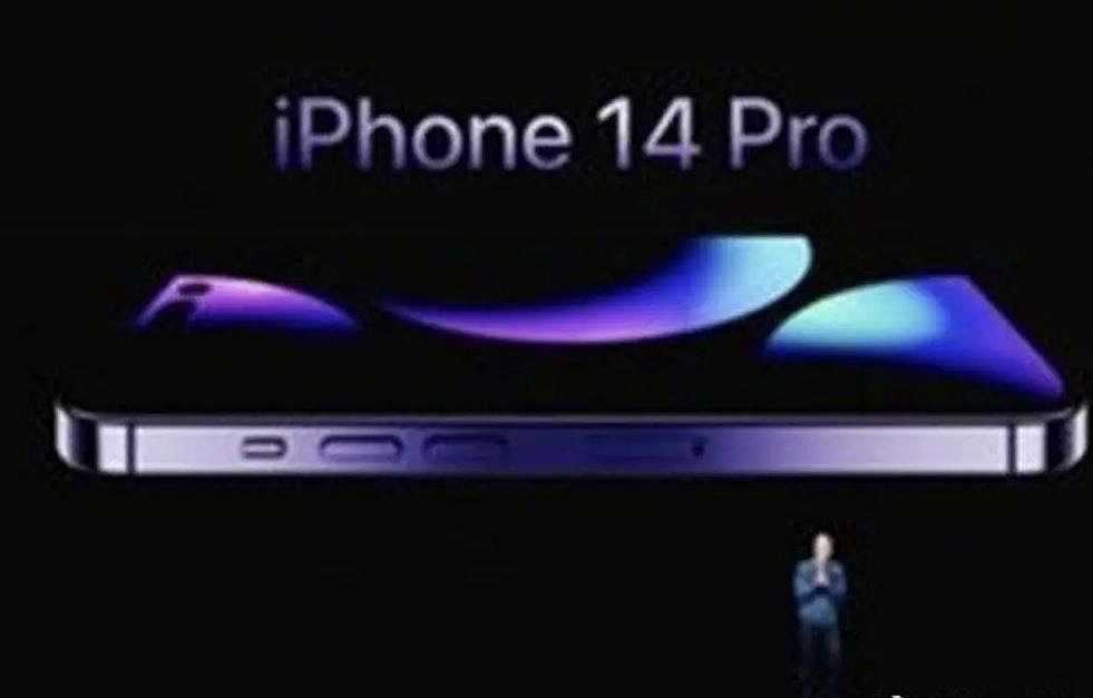 Le immagini della presentazione degli iPhone finiscono in rete: sorpresa rovinata, ecco tutte le novità