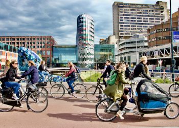 Bici: risparmio di 686 milioni di tonnellate di CO2 all'anno