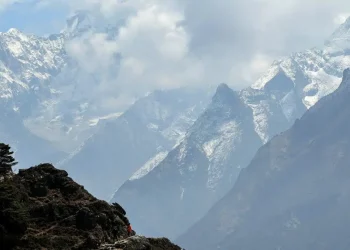 Himalaya: aumenta il pericolo tra turismo e cambiamenti climatici