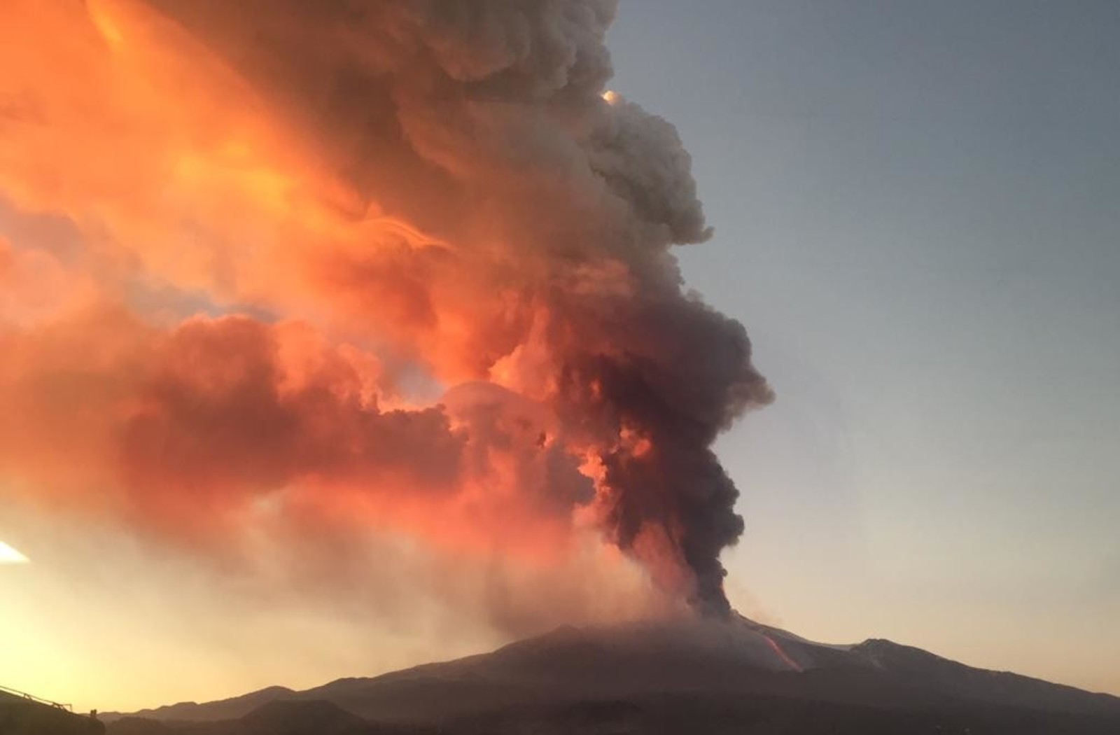 Etna: ha un coro e un pentagramma