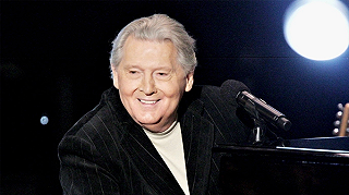 Jerry Lee Lewis: morto il re del rock’n’roll, la sua Great Balls of Fire è comparsa in Top Gun