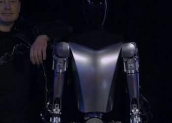 Tesla Optimus: il robot umanoide che costerà 20.000$ e "cambierà per sempre le nostre vite"