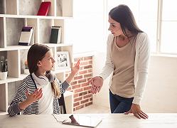 Adolescenza: poca attenzione per la voce della mamma