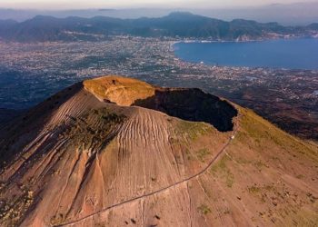 Eruzioni dei vulcani di Napoli: un modello statistico in grado di prevederle