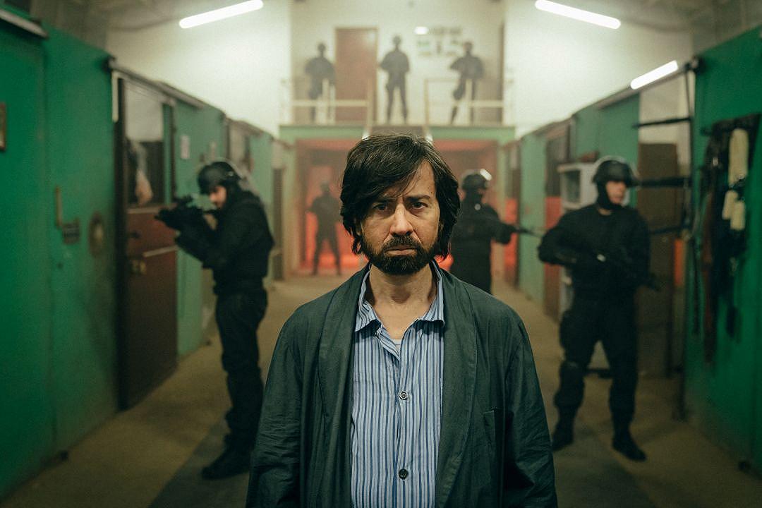 The Bad Guy: Colapesce Dimartino firmano Cose da Pazzi, brano originale per la serie