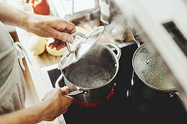 Ragazzi con disagio psichico si mettono alla prova in cucina