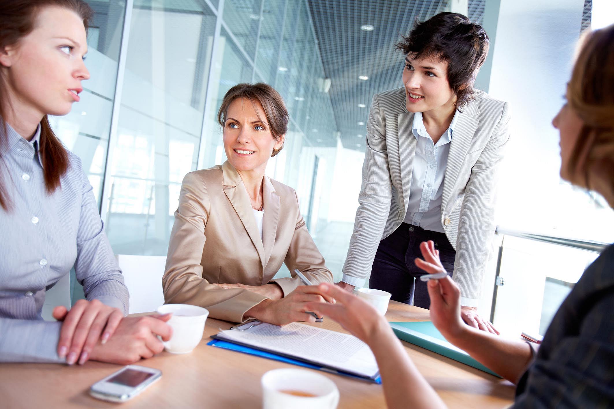 Donne e lavoro: ancora lontani parità e ruoli ai vertici