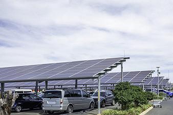Francia: pannelli solari a copertura dei grandi parcheggi