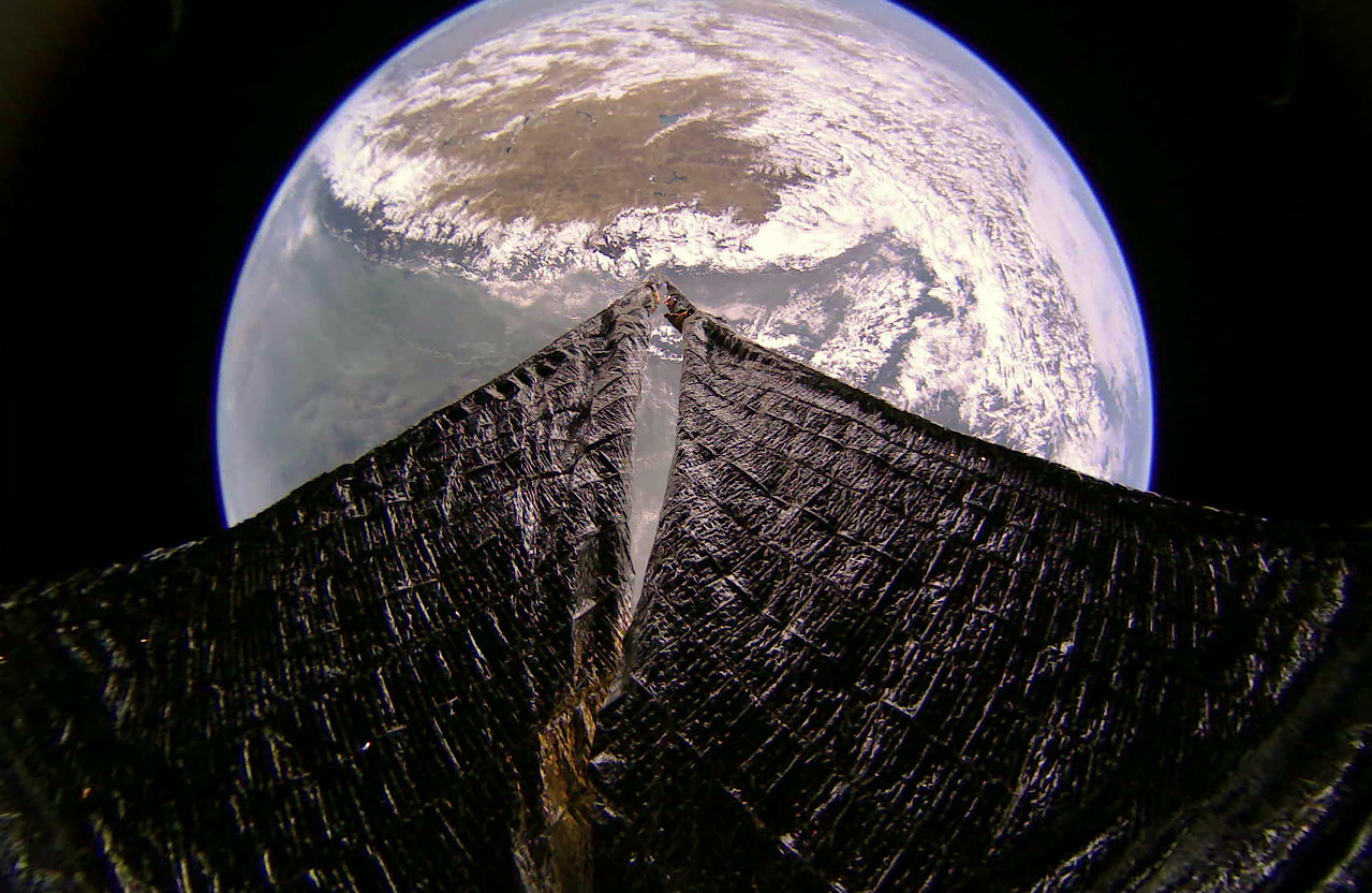 Finisce la missione di LightSail 2, la vela spaziale spinta dal Sole