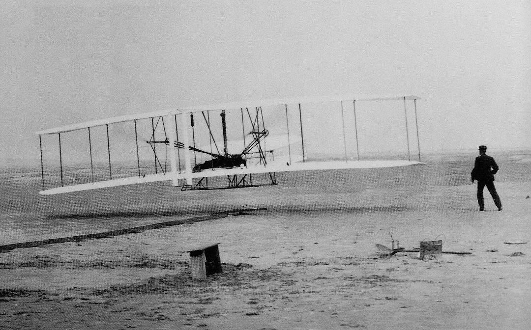 Aereo: la sua invenzione e il primo uomo a volare