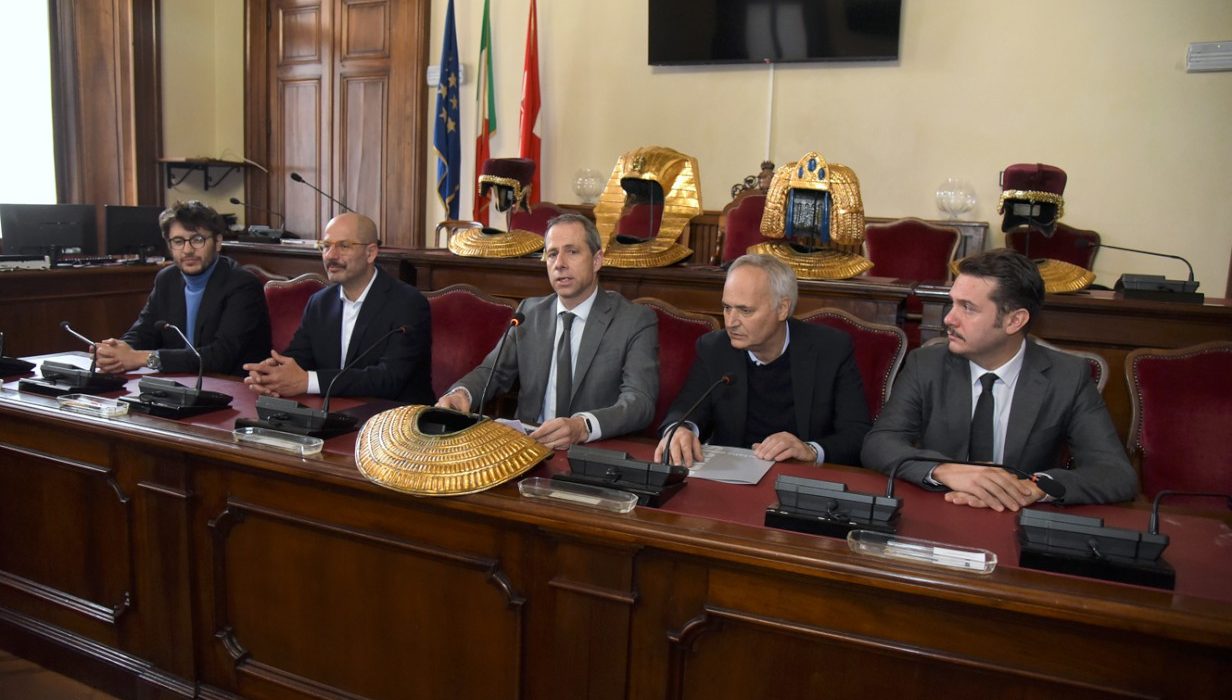 Egitto Svelato: mostra con mummie, sarcofagi e restauri dal vivo