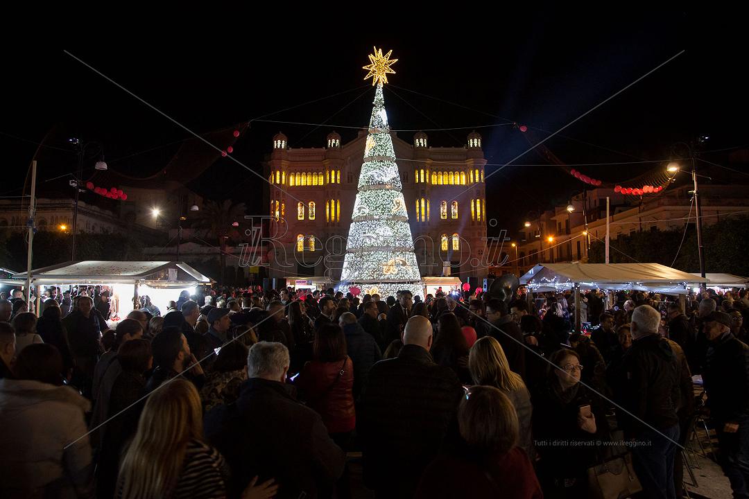 Confcommercio: a Natale spesa media per i regali a 157 euro