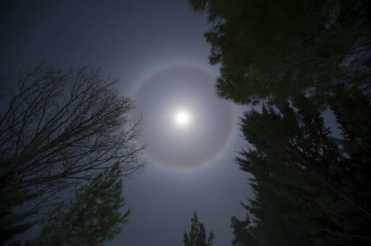 Alone lunare: differenze con l’arco lunare