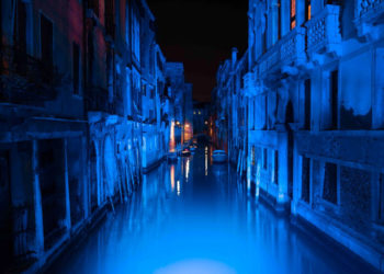 Avatar: La Via dell’Acqua, i canali di Venezia appositamente illuminati di blu