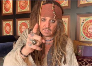 Pirati dei Caraibi: Johnny Depp ritorna come Jack Sparrow in un video di auguri