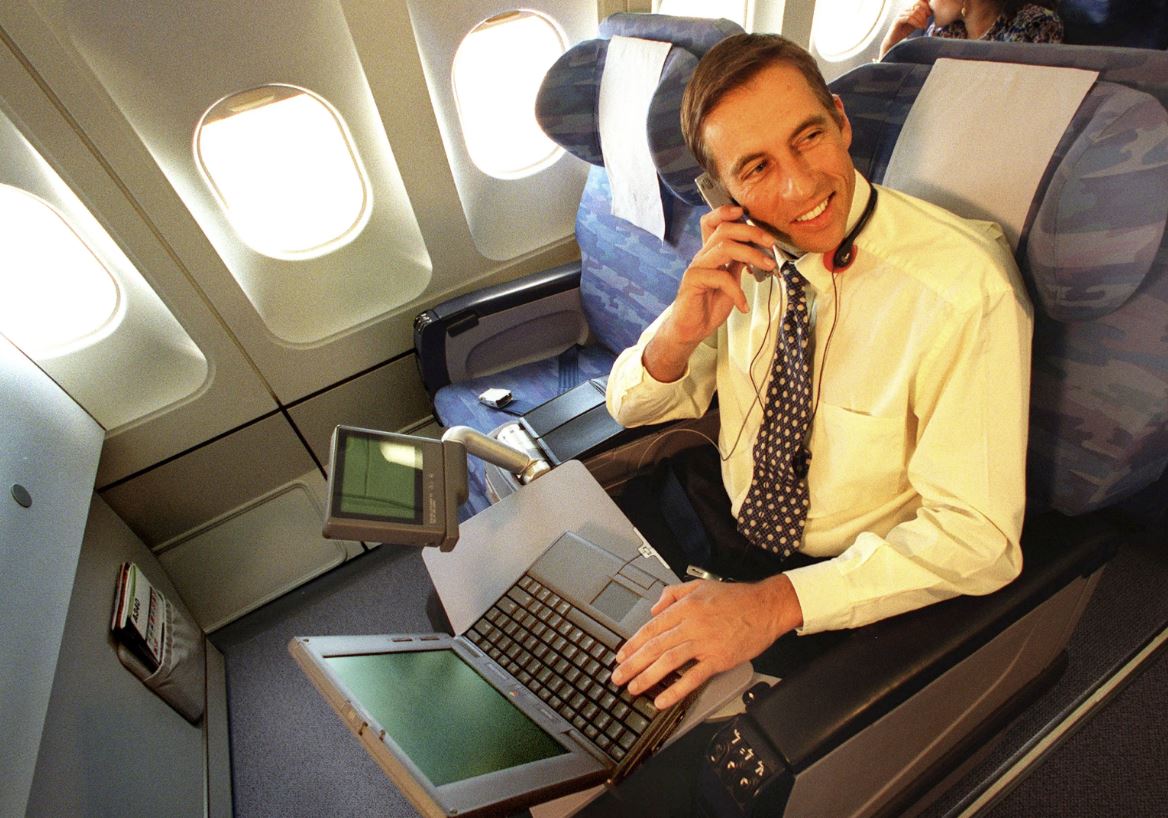 Dal 2023 addio alla modalità aero: via al 5G ad alta quota