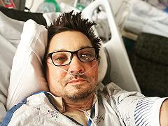 Jeremy Renner si mostra su Instagram dopo l’incidente