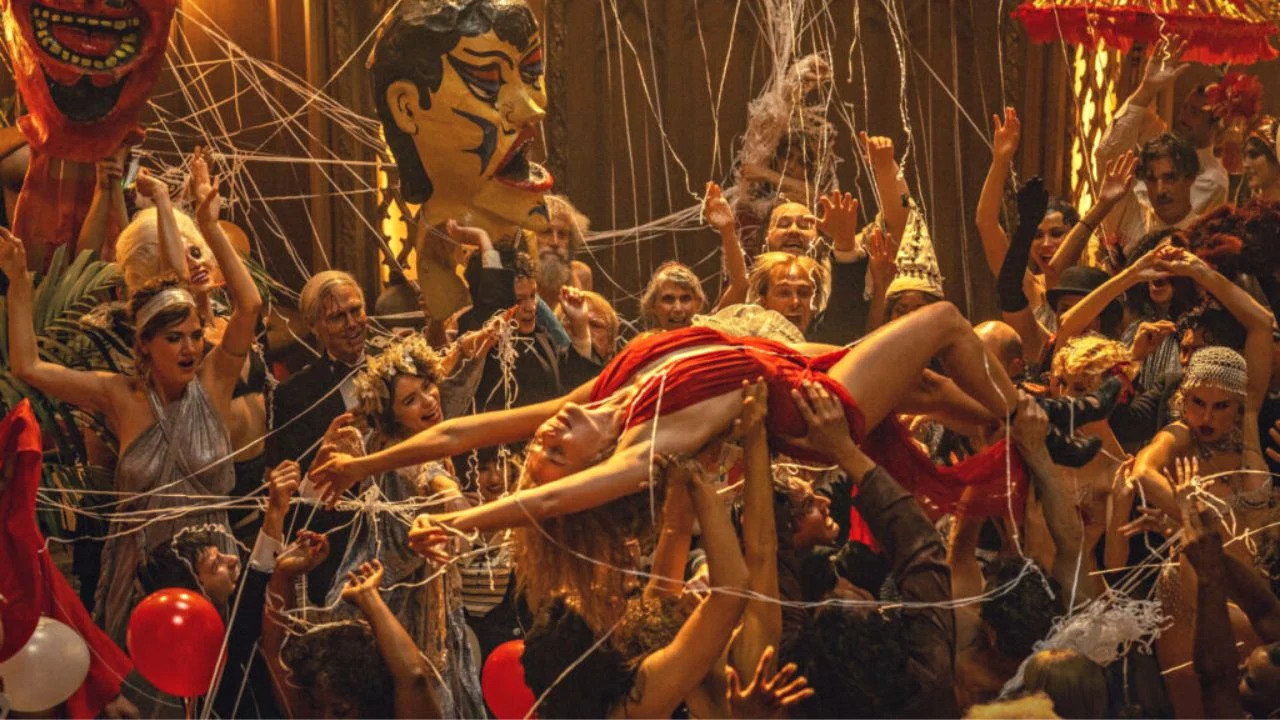 Babylon, la recensione: diventare pazzi per arrivare Dio