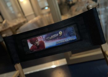 The Flash 9: Stephen Amell mostra il suo ritorno sul set