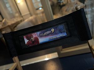 The Flash 9: Stephen Amell mostra il suo ritorno sul set