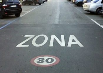 Dal 2024 tutta Milano sarà una grande Zona 30, ma il fronte oltranzista non è soddisfatto: "non è sufficiente"
