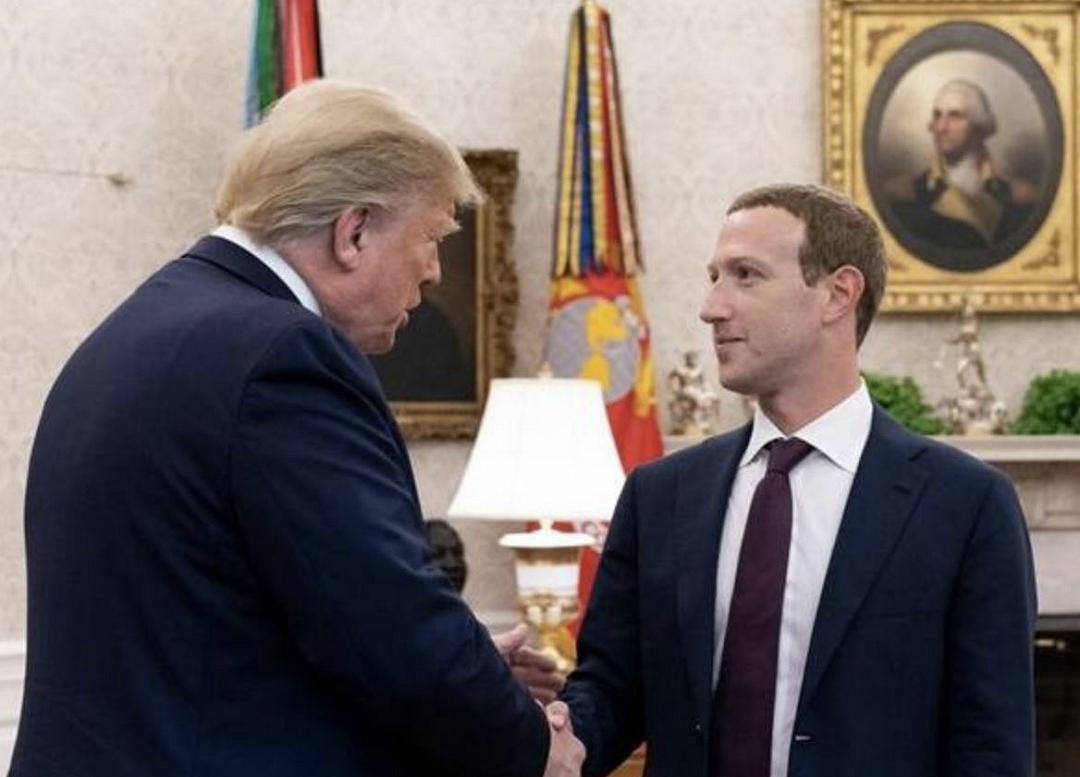 «Sono tornato», il primo post di Trump su Facebook, presto il ritorno anche su YouTube