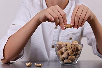 Allergia alle arachidi, la possibile cura
