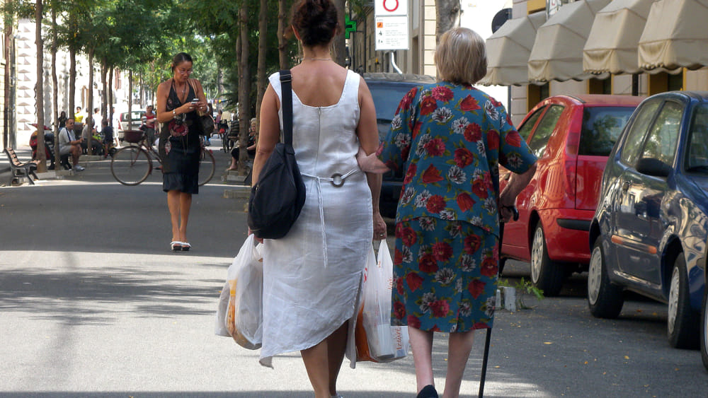 Stipendi colf e badanti: arriverà l’aiuto dal governo?