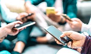 Dipendenza da smartphone: disintossicarsi dai social almeno una settimana