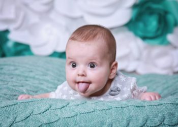 Neonati: quando muovono la lingua fanno prove di linguaggio?