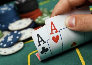 Poker online, bot e IA per vincere al gioco: scoperta una maxi truffa da 300mila euro