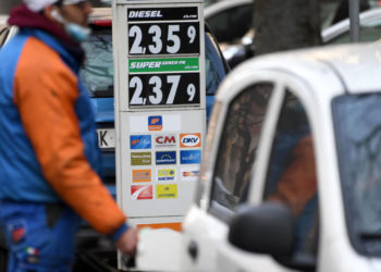 Benzina e diesel: esporre i prezzi medi è davvero utile?