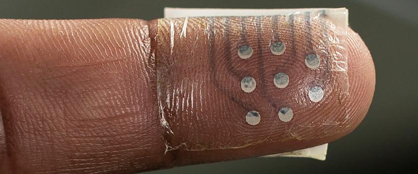 Tattooing the Future: Come i tatuaggi XR migliorano la realtà virtuale e aumentata