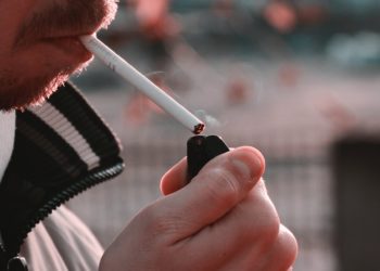 Pneumologi pronti a nuovi divieti contro il fumo all'aperto