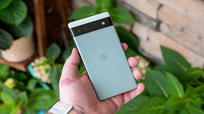 Il Google Pixel 8 avrà un display da 6,16 pollici. Sarà lo smartphone ‘Mini’ tanto richiesto da alcuni utenti?
