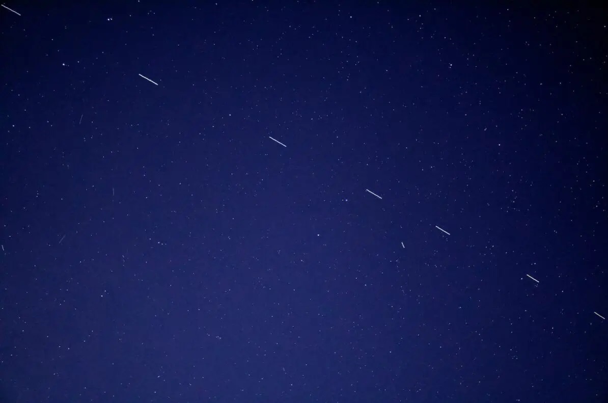 Inquinamento luminoso: il caso dei satelliti di Elon Musk