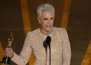 Jamie Lee Curtis chiama il suo Oscar "loro" per supportare la figlia transgender