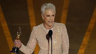 Jamie Lee Curtis chiama il suo Oscar “loro” per supportare la figlia transgender